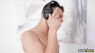 BANGBROS – Pussy Licking Turns Into A Step Fantasy Threesome With Clara Trinity, Violet Gems And Johnny Love